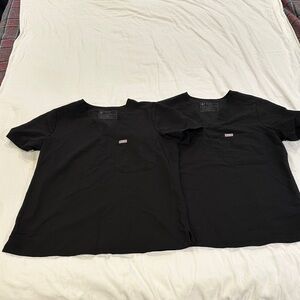 Figs Women's Black Short Sleeve Tops